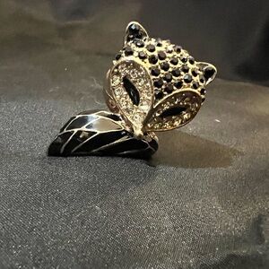 Elegant Black and gold tone pave Fox stretch Ring